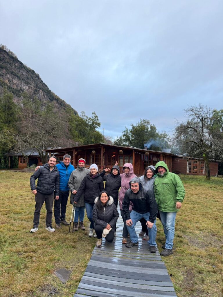 Experiencias de aprendizaje al aire libre: directivas, apoderados y equipo directivo del Colegio SSCC